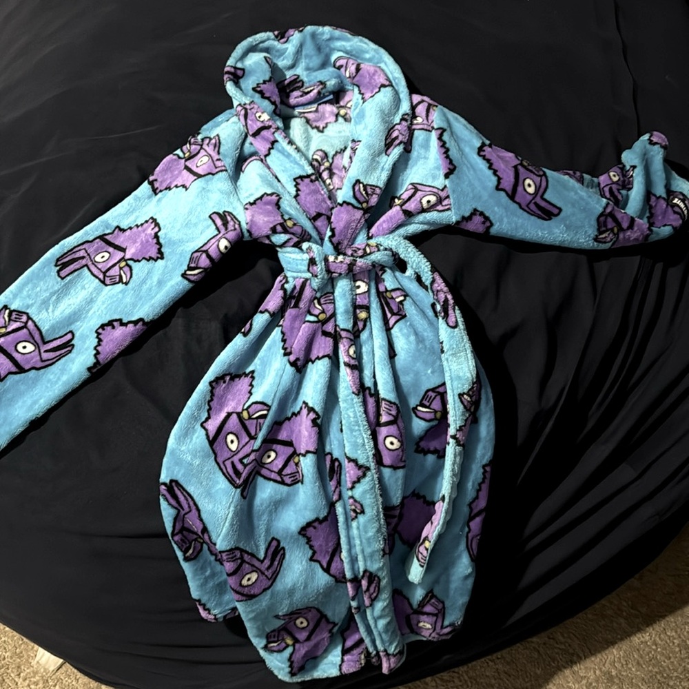 Kids Robe/Fortnite Logo